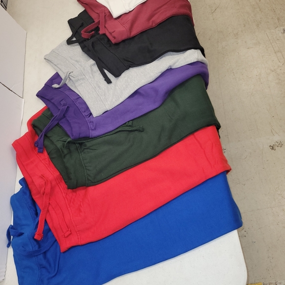 Woman's Capri sweat pants - Picture 3 of 3